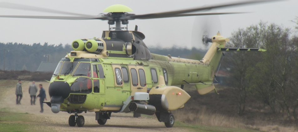 FZ | Forges de Zeebrugge – Rocket system 70mm (2.75”) - A H215M heavy helicopter has been demonstrating its 70mm/2.75” rocket system capabilities during a firing campaign held in Belgium.